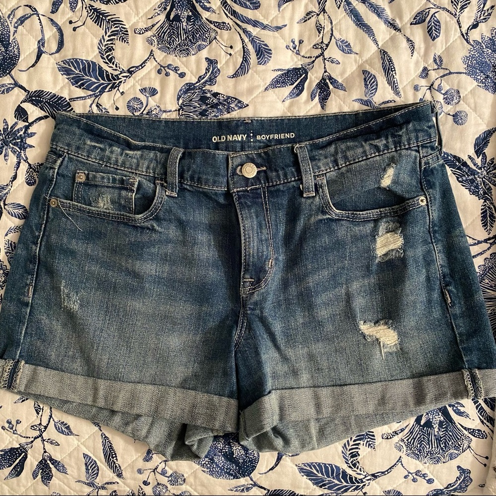 Distressed boyfriend shorts
